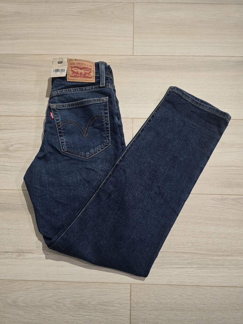 LEVI'S NWT Wedgie Straight